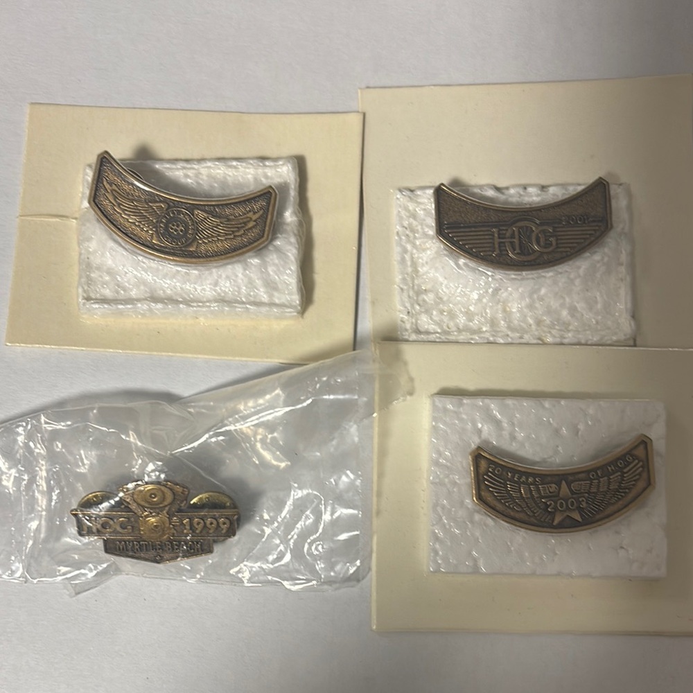 Vintage Harley-Davidson Pins Set